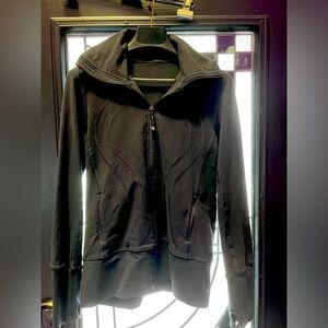 Lululemon Hooded Define Jacket in black.  size 12